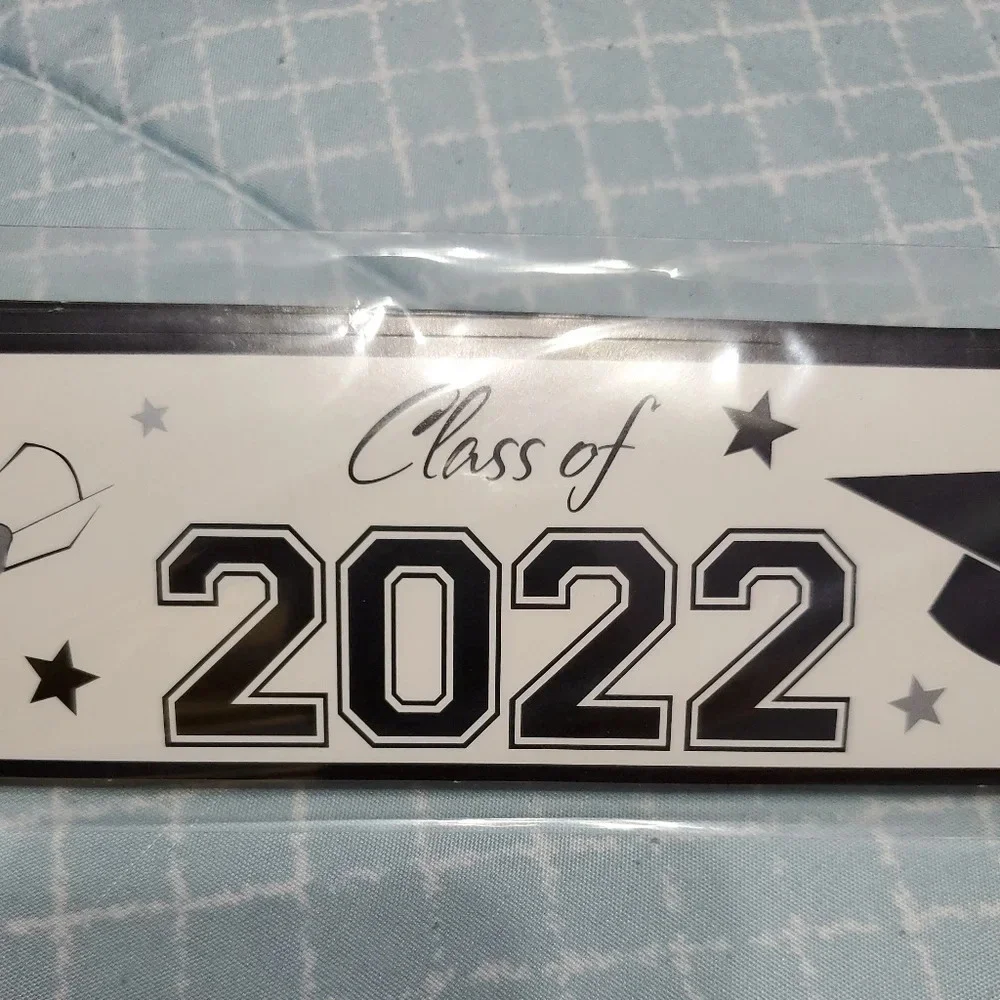 2022 Graduation Water Bottle Labels Black & White 24ct